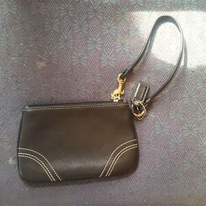COACH Nwot all leather wristlet